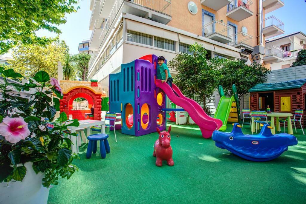 Hotel Konrad Marebello 外观 照片